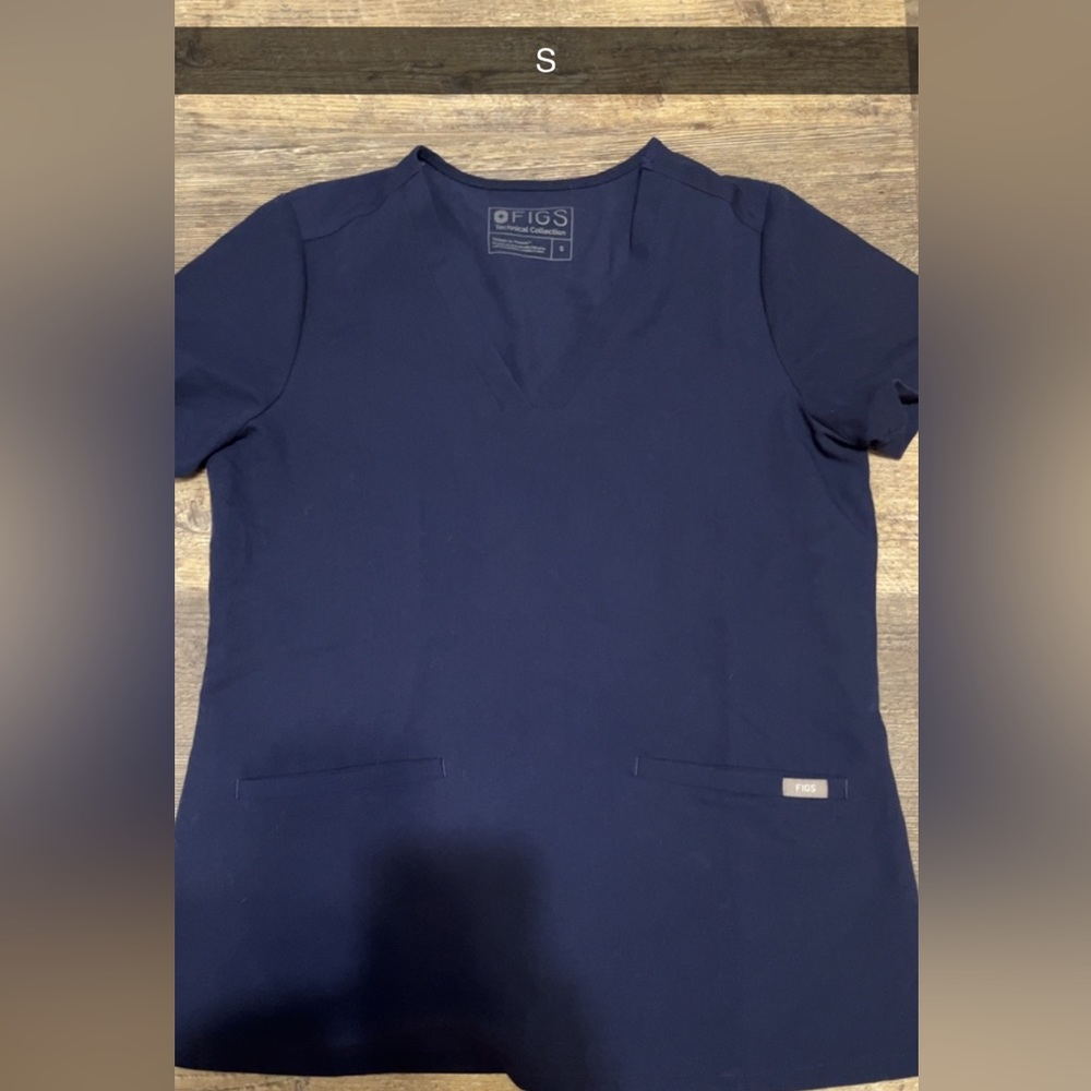S scrub top